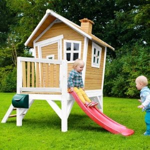 AXI Robin Spielhaus Braun / Weiß Rote Rutsche 177x264x203 cm