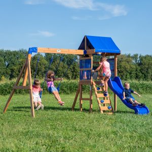 Backyard Discovery Aurora Spielturm m. Schaukeln und Rutsche